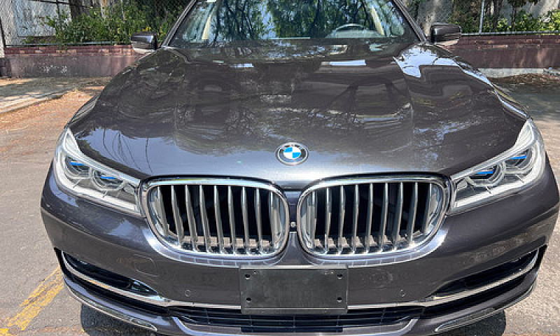 Bmw Serie 7 4.4 750L...