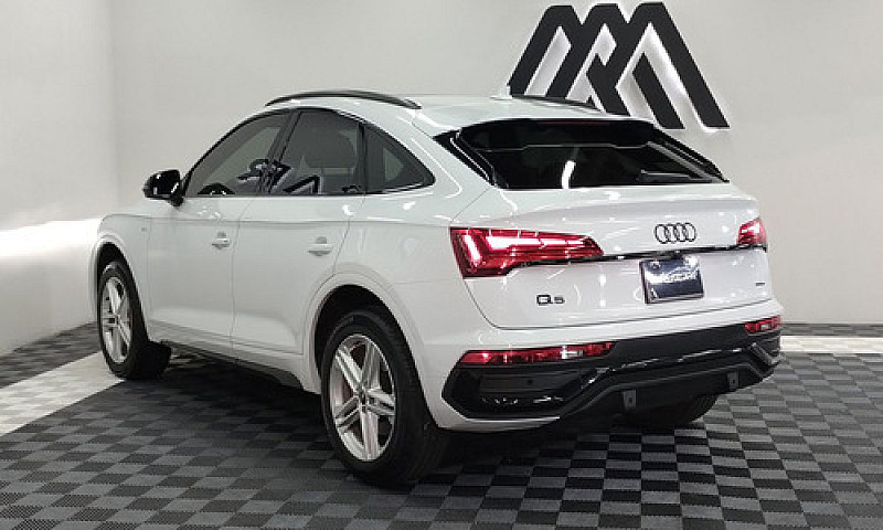 Audi Q5 2023...