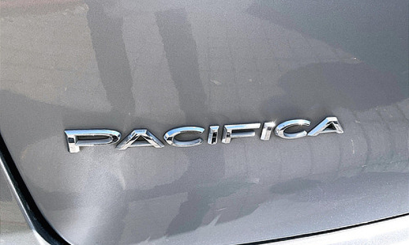 Chrysler Pacifica 20...
