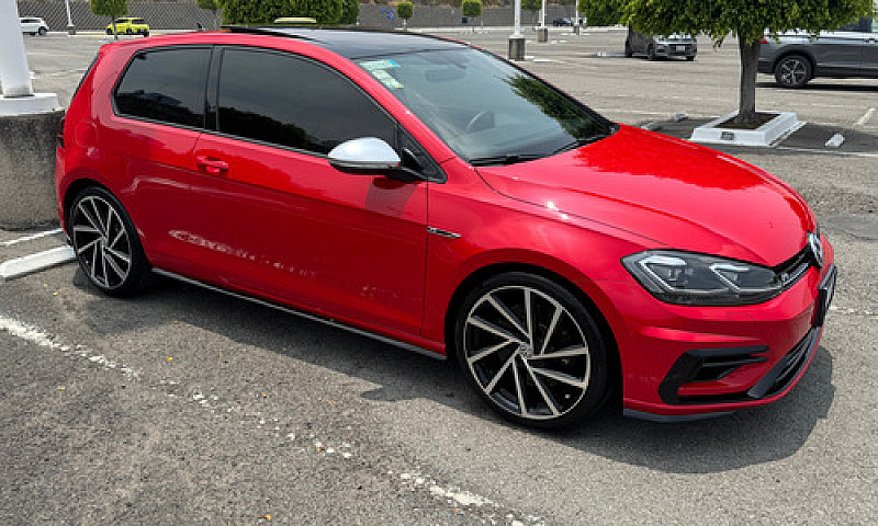 Volkswagen Golf R 2....