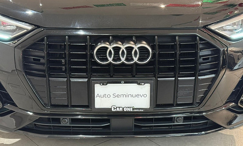 Audi Q3 2.0 S Line 1...