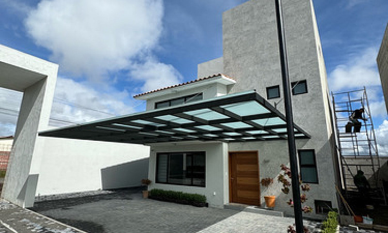 Casa En Llano Grande...