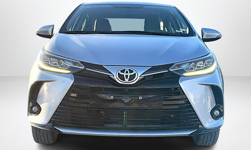 Toyota Yaris 2021...