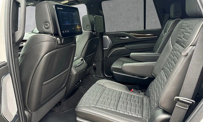 Cadillac Escalade 6....