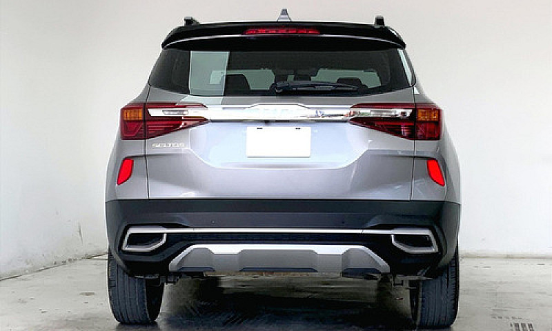 Kia Seltos 2023...