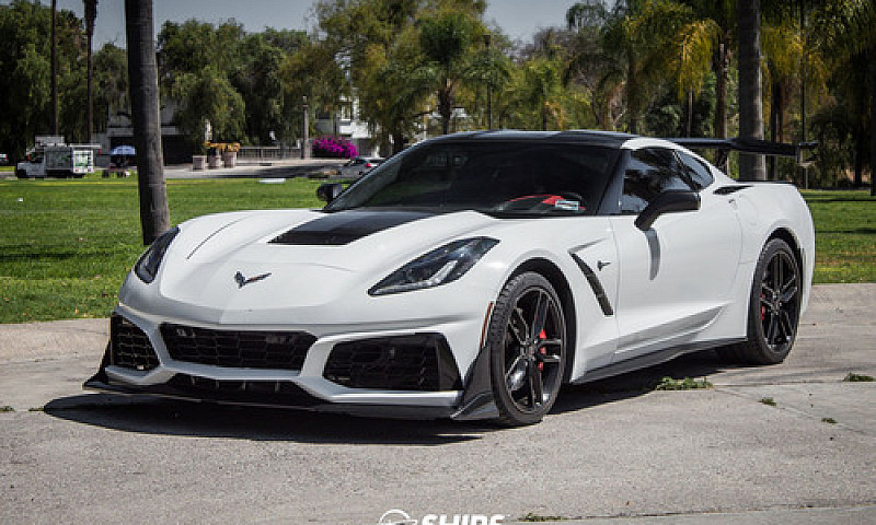 Chevrolet Corvette 2...