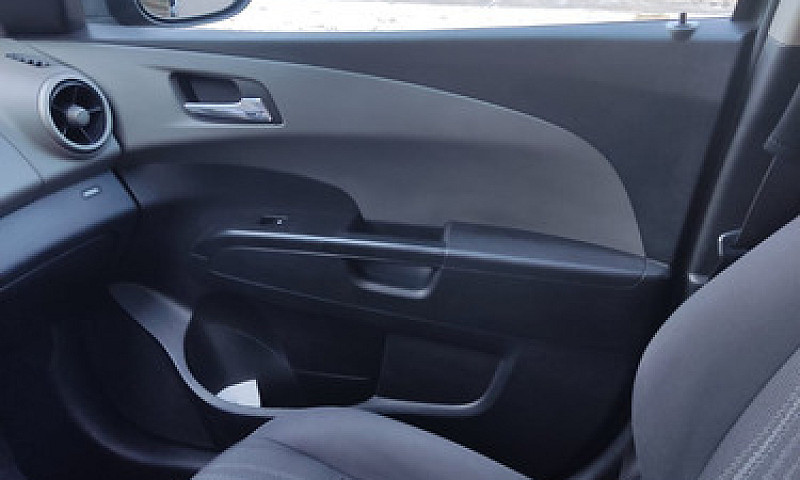 Chevrolet Sonic 1.6 ...