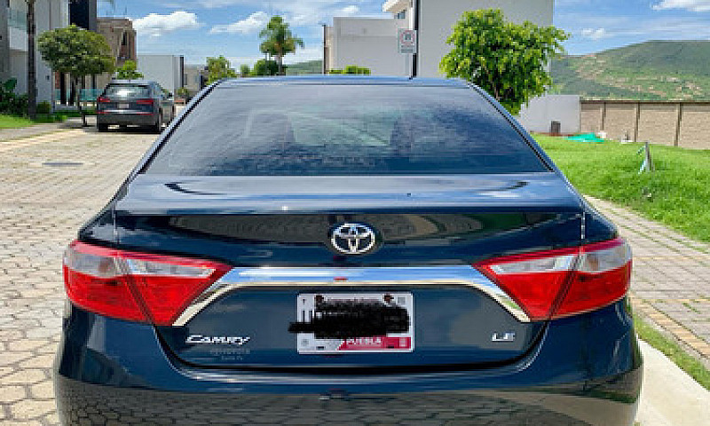 Toyota Camry 2.5 Le ...
