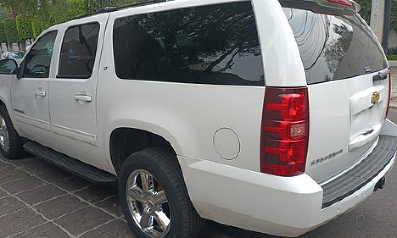 Chevrolet Suburban C...