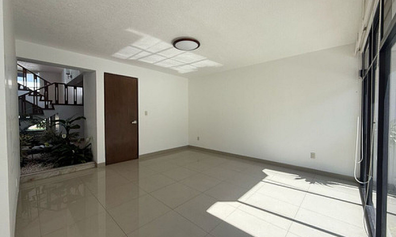 Casa En Venta, Ciuda...