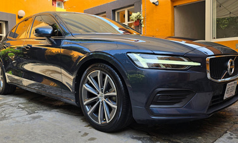 Volvo S60 2.0 T5 Mom...