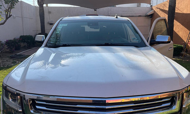 Chevrolet Suburban 5...