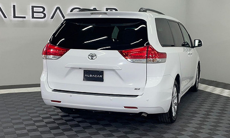 Toyota Sienna 2012...