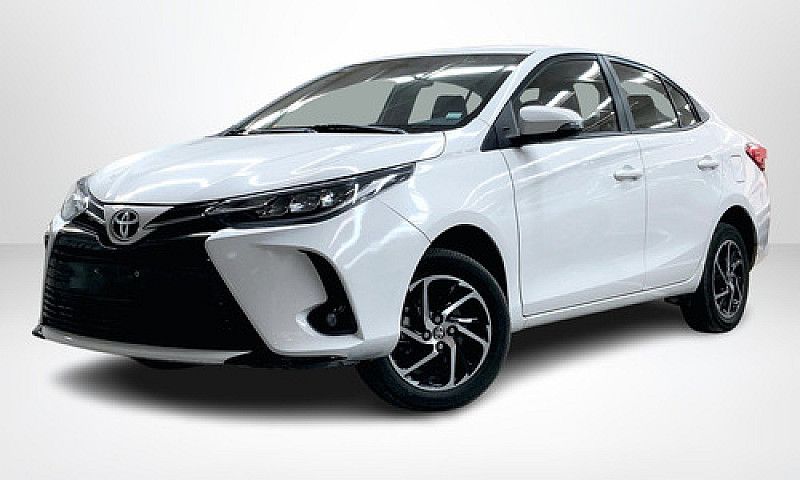 Toyota Yaris 2022...