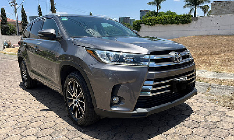 Toyota Highlander 3....
