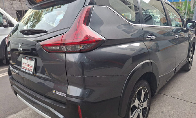 Mitsubishi Xpander 2...