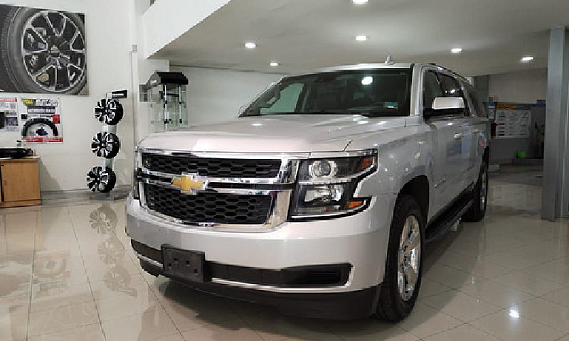 Chevrolet Suburban 2...