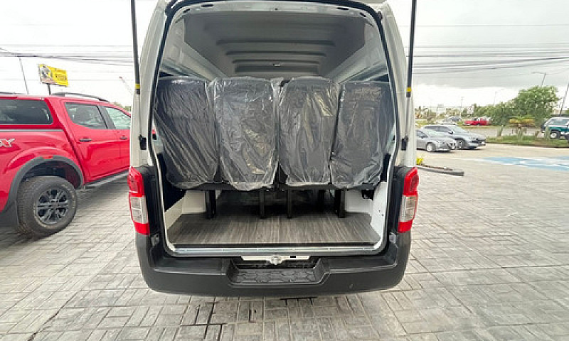 Nissan Urvan 2.5 15 ...
