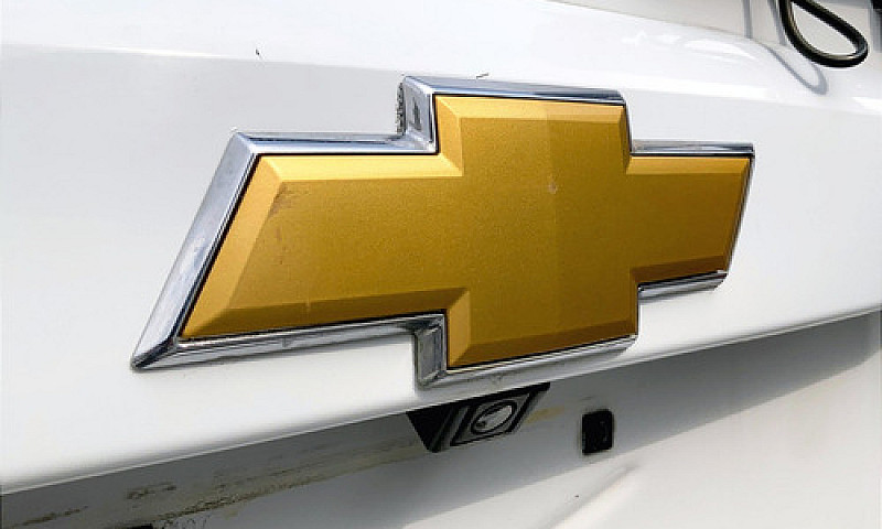 Chevrolet Suburban 2...