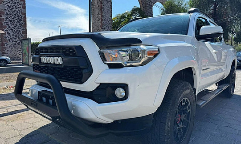 Toyota Tacoma Blanca...