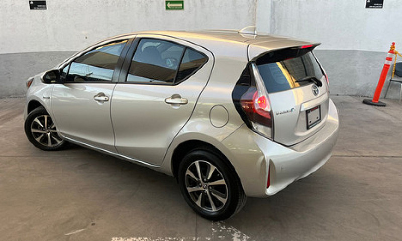 Toyota Prius 2020...