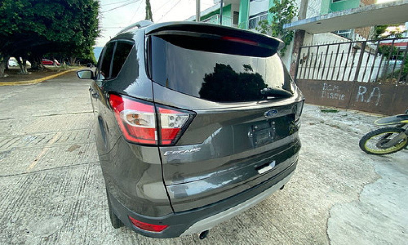 Ford Escape 2018...