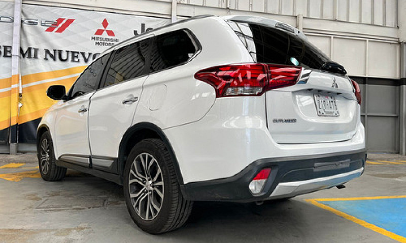 Mitsubishi Outlander...