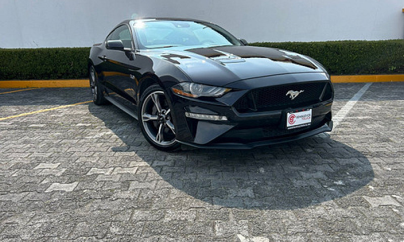 Ford Mustang 2022...