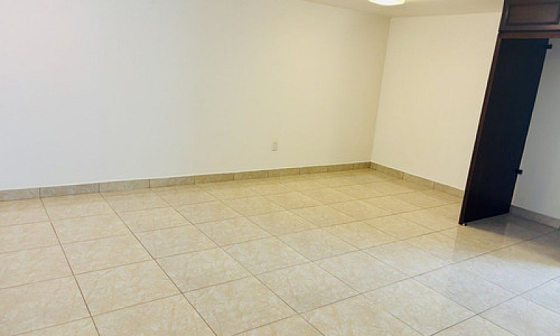Venta De Casa En Lom...