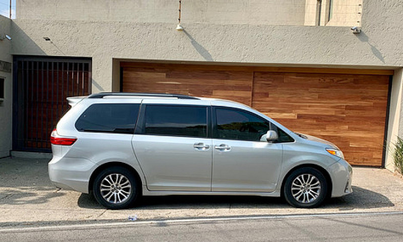 Toyota Sienna 3.5 Xl...