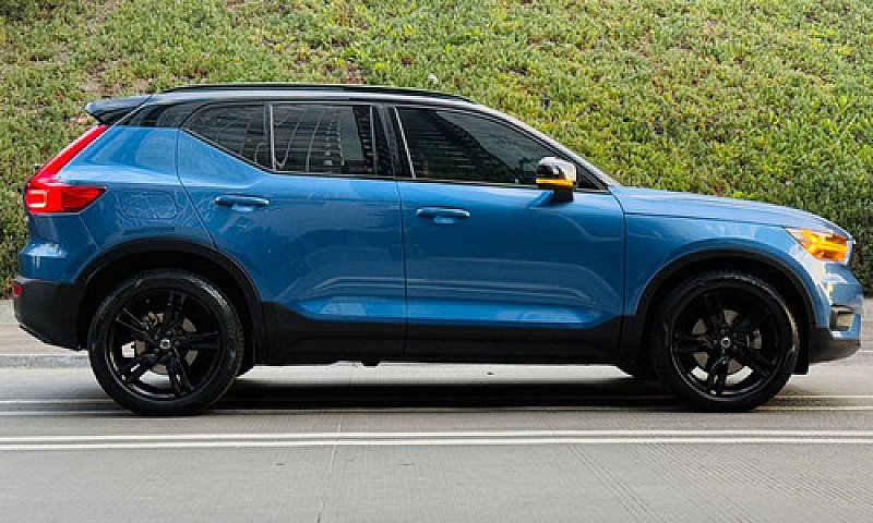 Volvo Xc40 5P R-Desi...