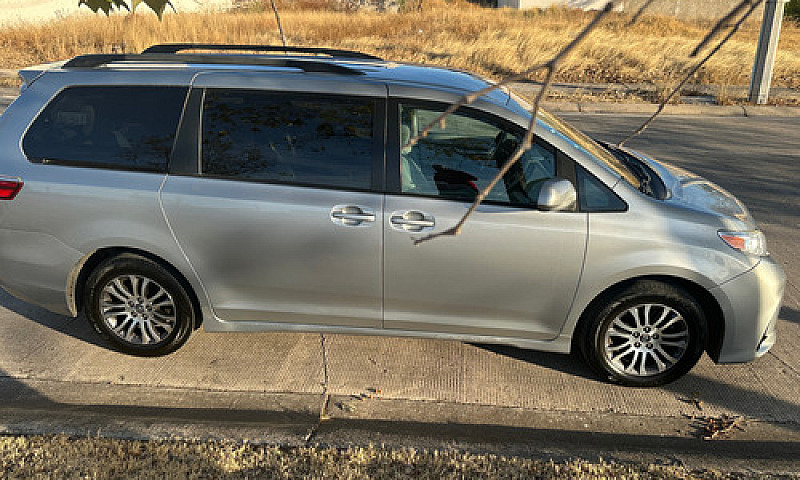 Toyota Sienna 3.5 Xl...