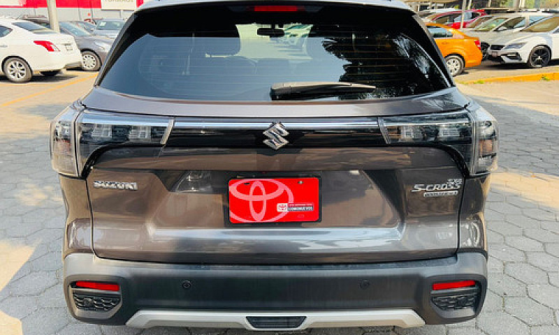 Suzuki S-Cross 2023...