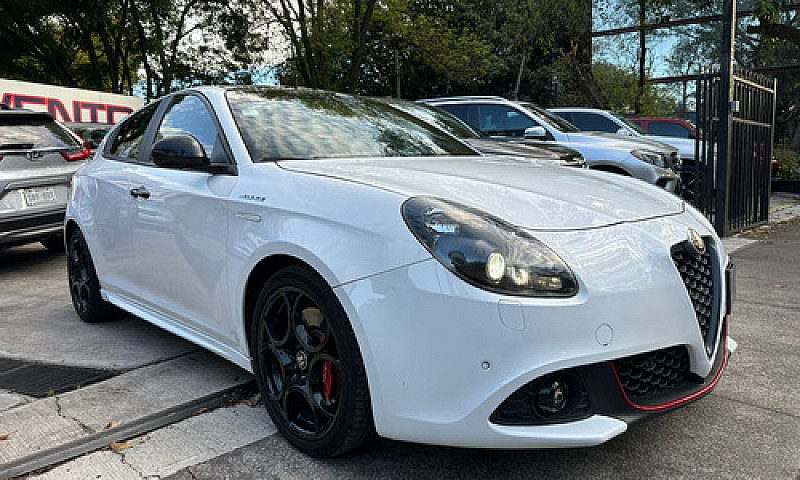 Alfa Romeo Giulietta...