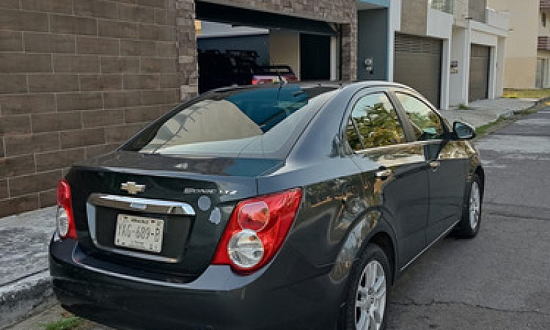 Chevrolet Sonic 1.6 ...