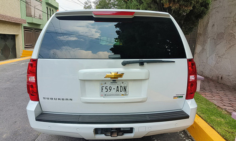 Chevrolet Suburban C...