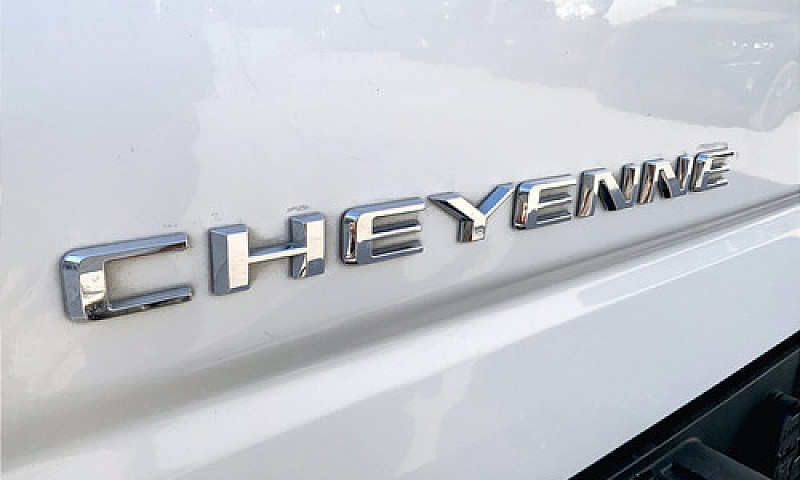 Chevrolet Cheyenne 2...
