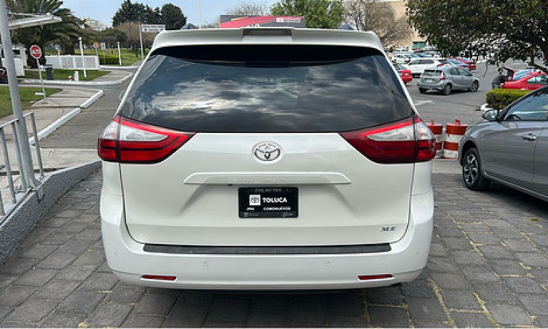 Toyota Sienna 2019...