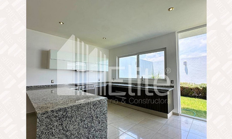 Casa Nueva Premium E...