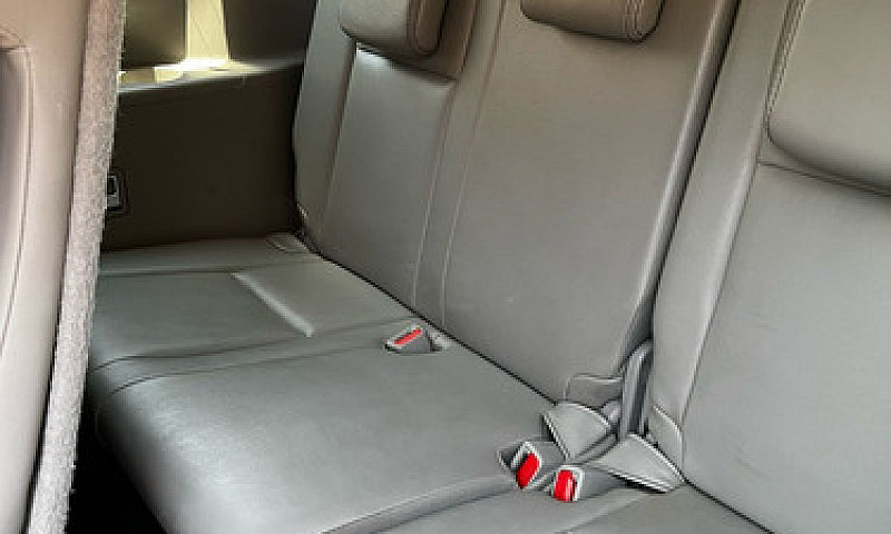 Toyota Highlander 3....