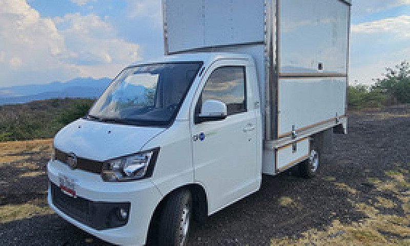 Nissan Np300 2.5 Est...