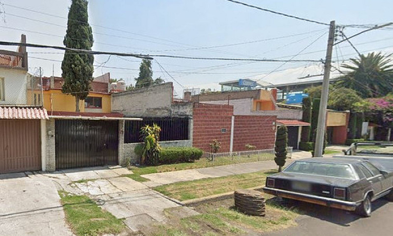 Enorme Casa Con Jard...