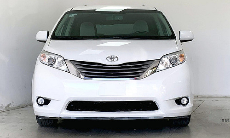 Toyota Sienna 2015...
