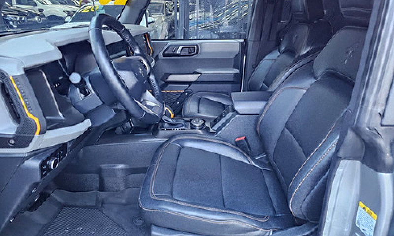 Ford Bronco Suv 2023...