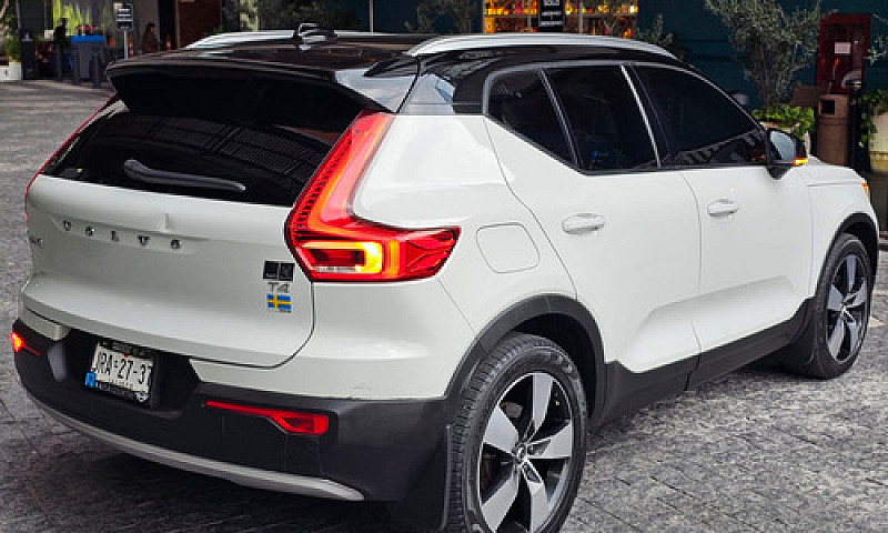 Volvo Xc 40 Momentum...