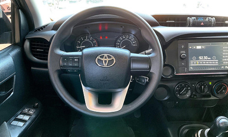 Toyota Hilux 2023...