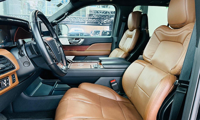 Lincoln Navigator 3....