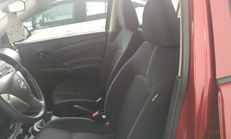 Nissan Versa 2024 V-...