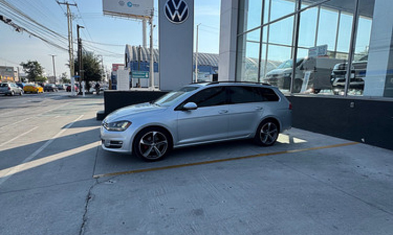 Volkswagen Golf Vari...