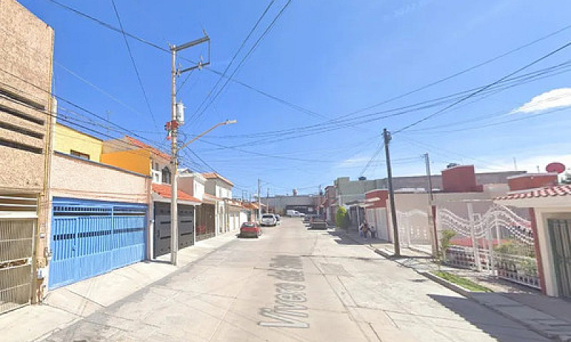 Venta De Hermosa Cas...